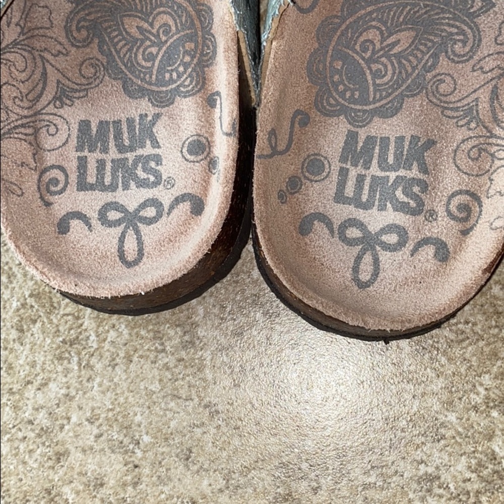 Sandals - Picture 3 of 4
